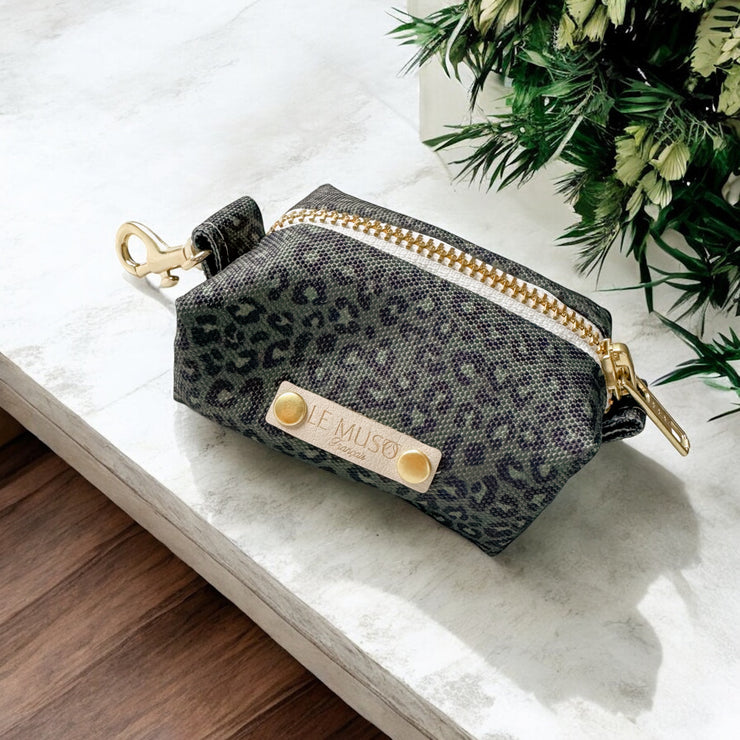 WATERPROOF LEOPARD BAG DISPENSER