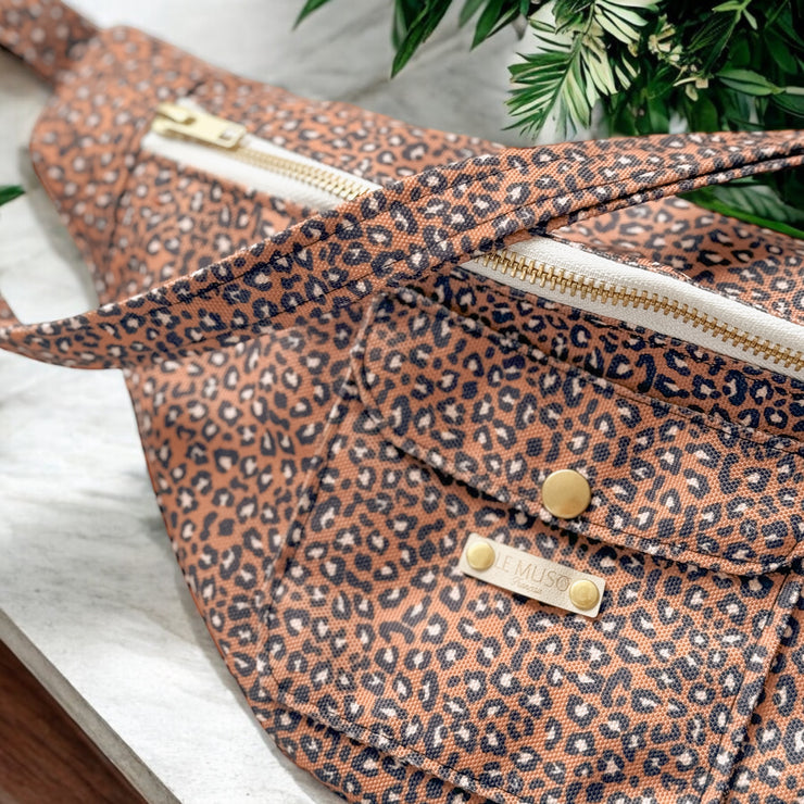 WATERPROOF LEOPARD BELT BAG